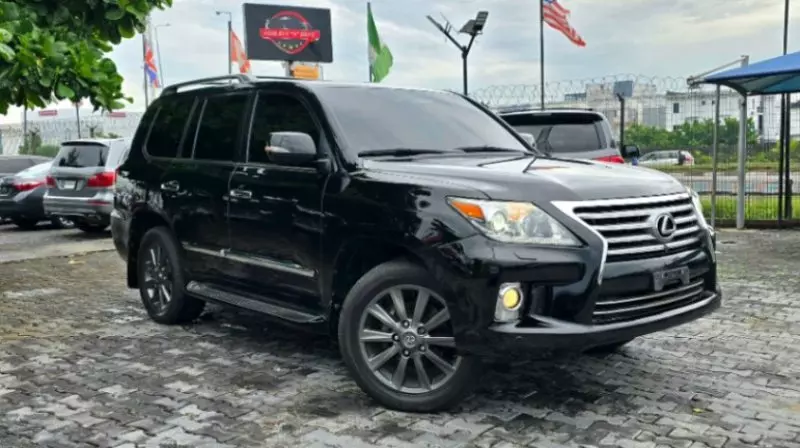 Lexus LX 570   - 2013