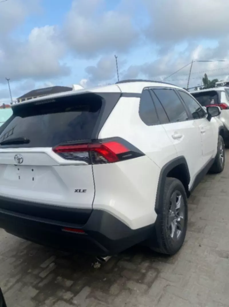 Toyota RAV 4   - 2022