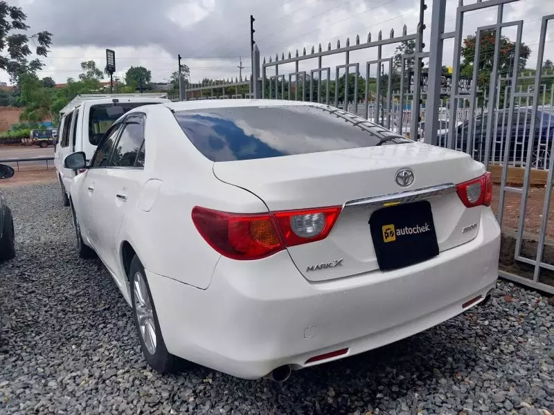 Toyota Mark X   - 2012