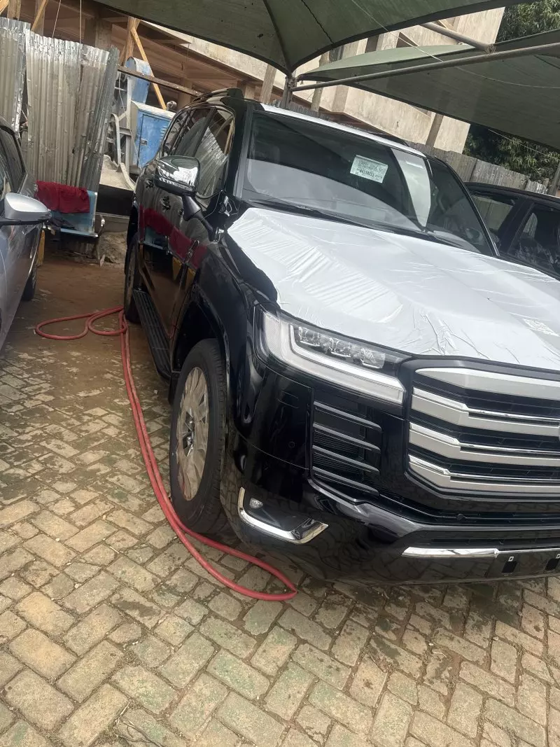 Toyota Land Cruiser   - 2024