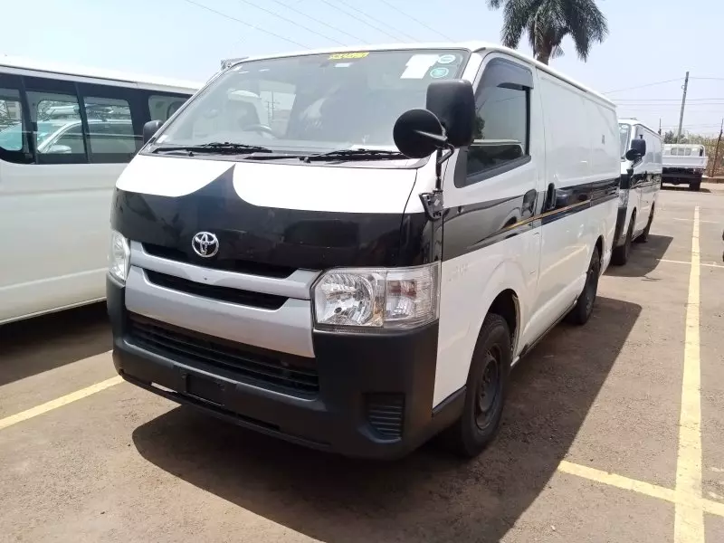 Toyota Hiace   - 2017