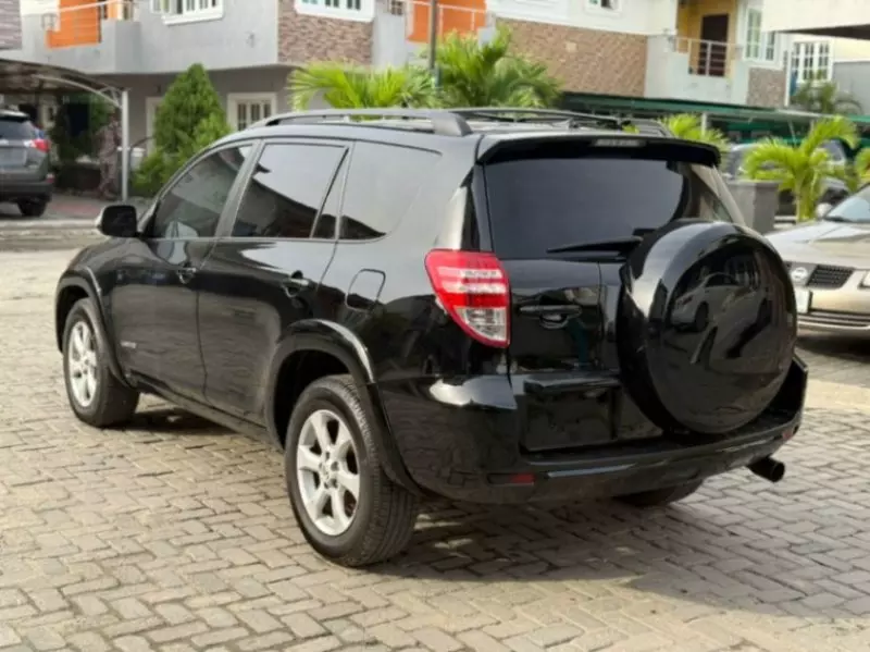 Toyota RAV4   - 2011