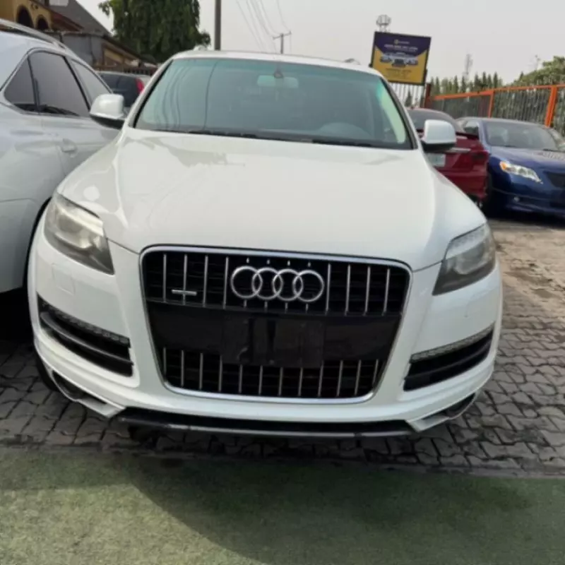 Audi Q7   - 2015