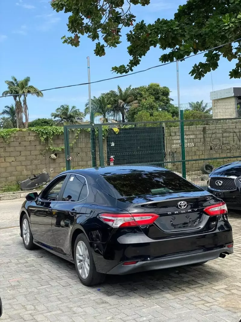Toyota Camry   - 2018