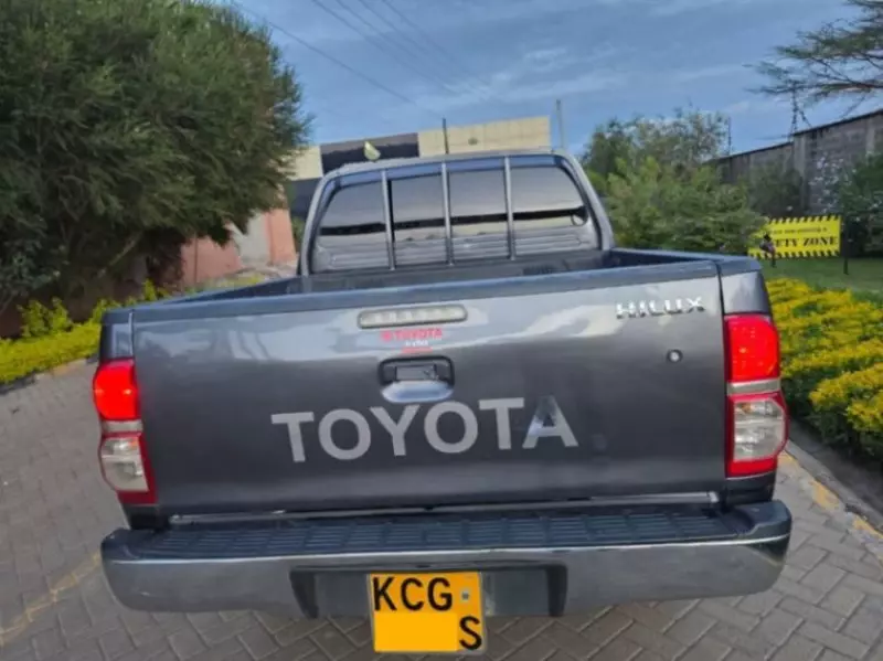 Toyota Hilux - 2015