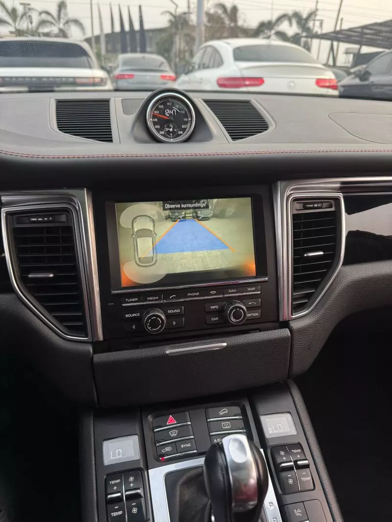 PORSCHE Macan   - 2015