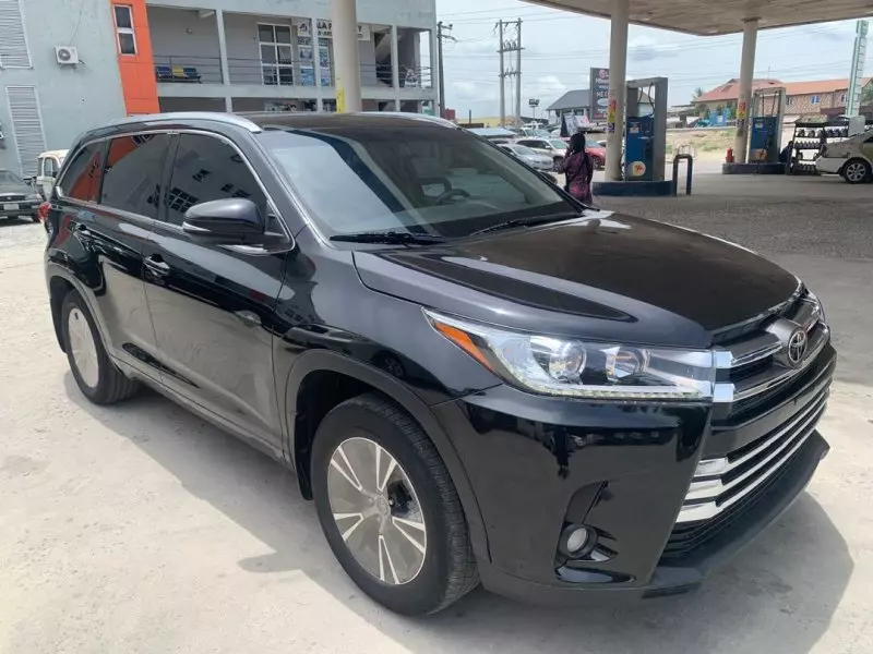 Toyota Highlander   - 2016