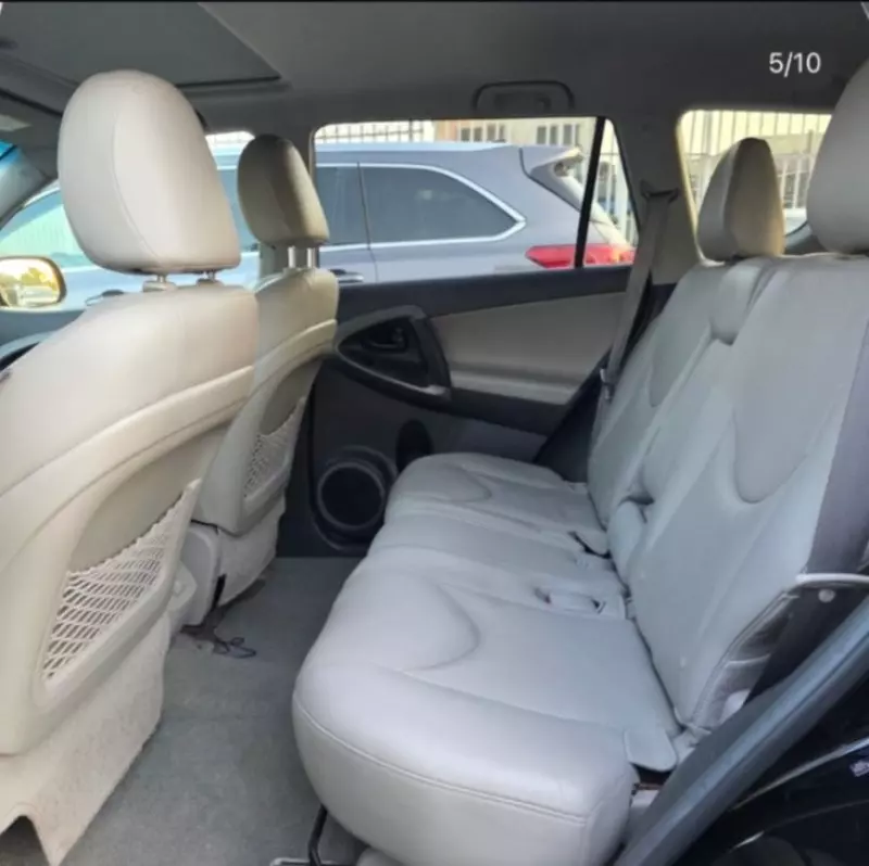 Toyota RAV4   - 2011