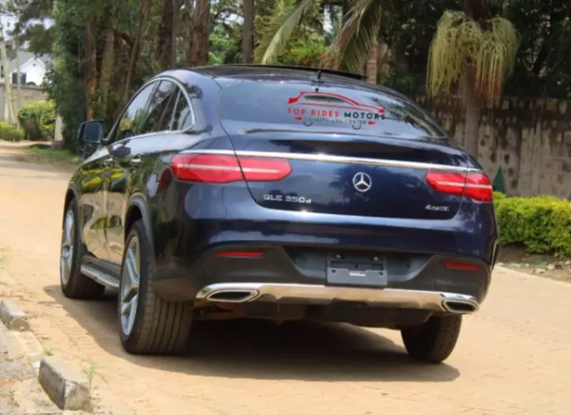 Mercedes-Benz GLE 300   - 2016