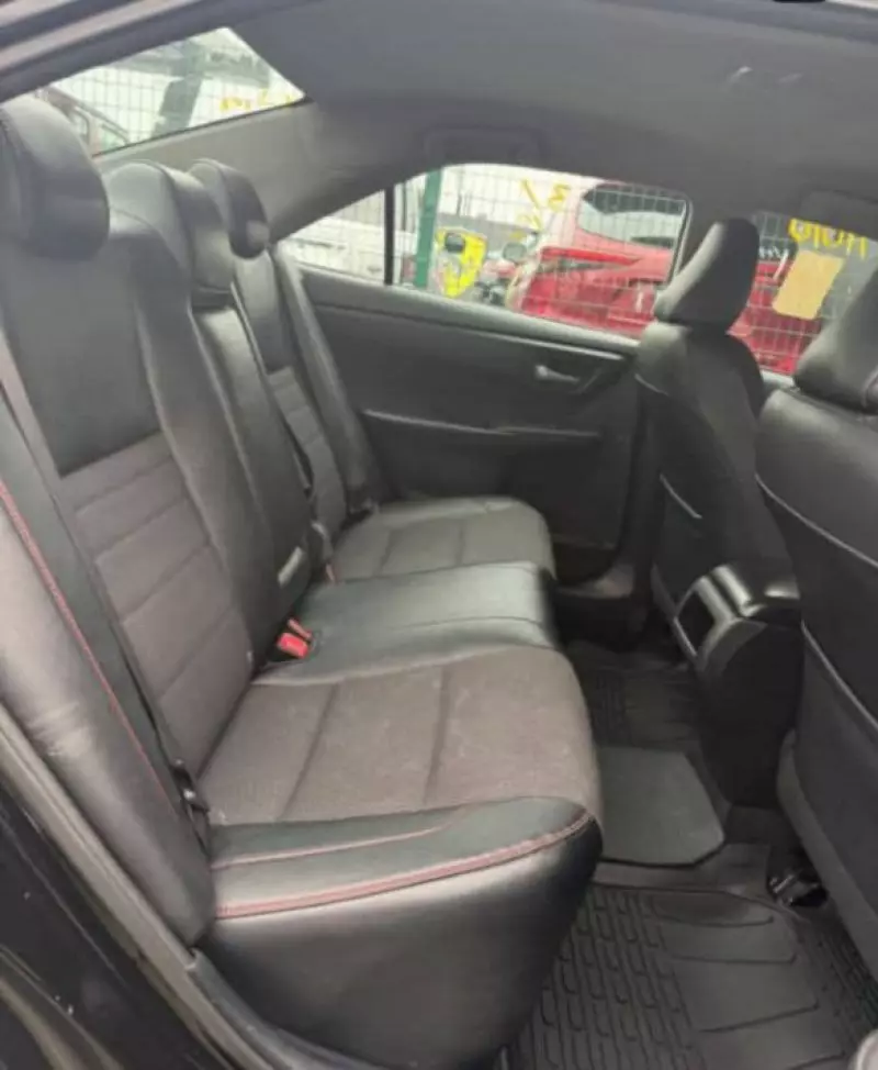 Toyota Camry   - 2012
