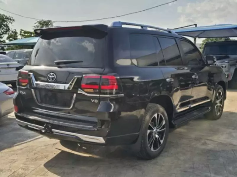 Toyota Land Cruiser - 2014