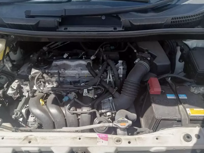 Toyota Voxy    - 2012