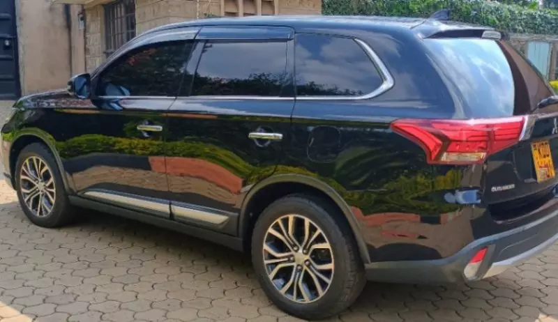 Mitsubishi OUTLANDER   - 2016