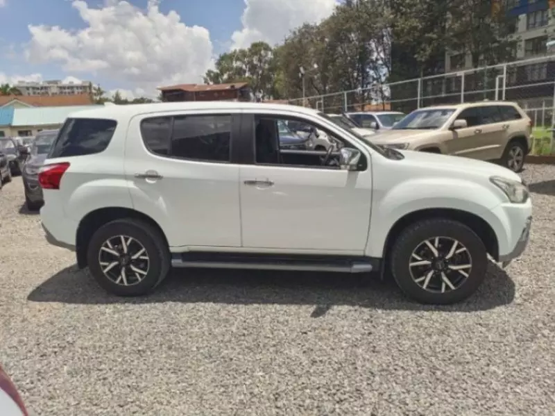 Isuzu MUX   - 2019