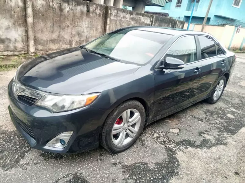 Toyota Camry   - 2012