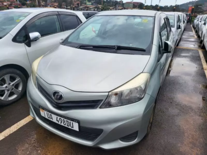 Toyota Vitz   - 2011