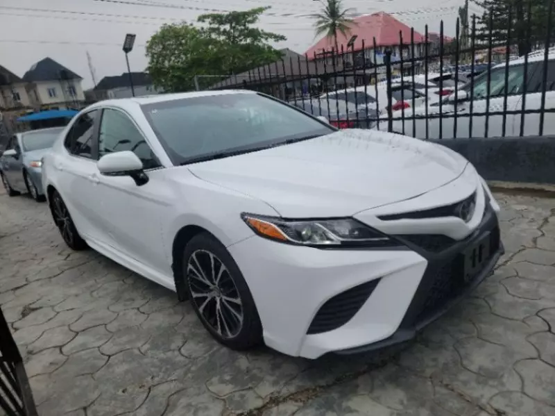 Toyota Camry   - 2018
