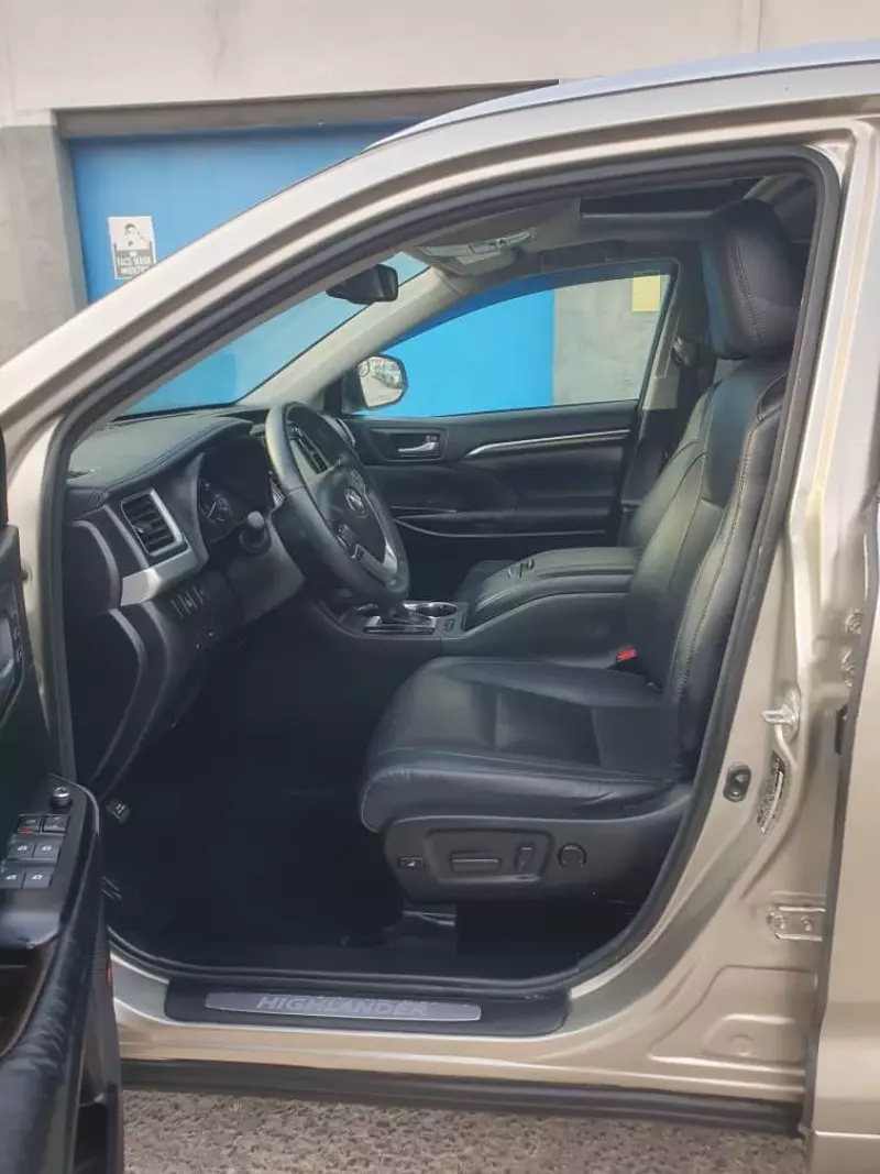 Toyota Highlander   - 2015