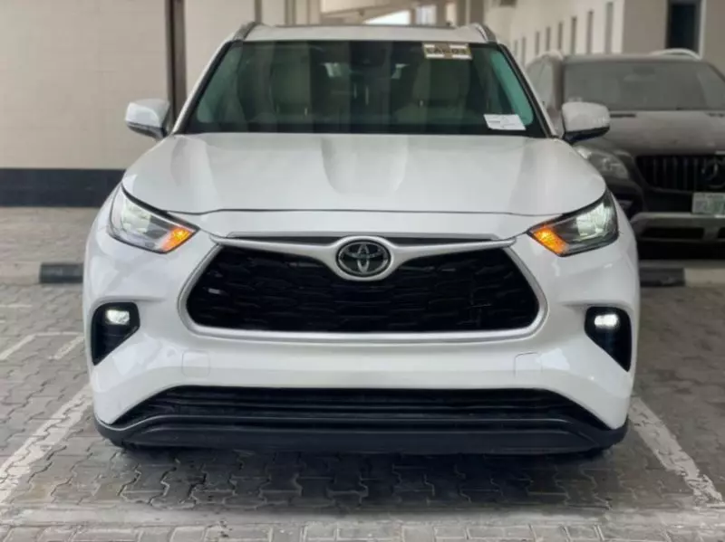 Toyota Highlander   - 2020