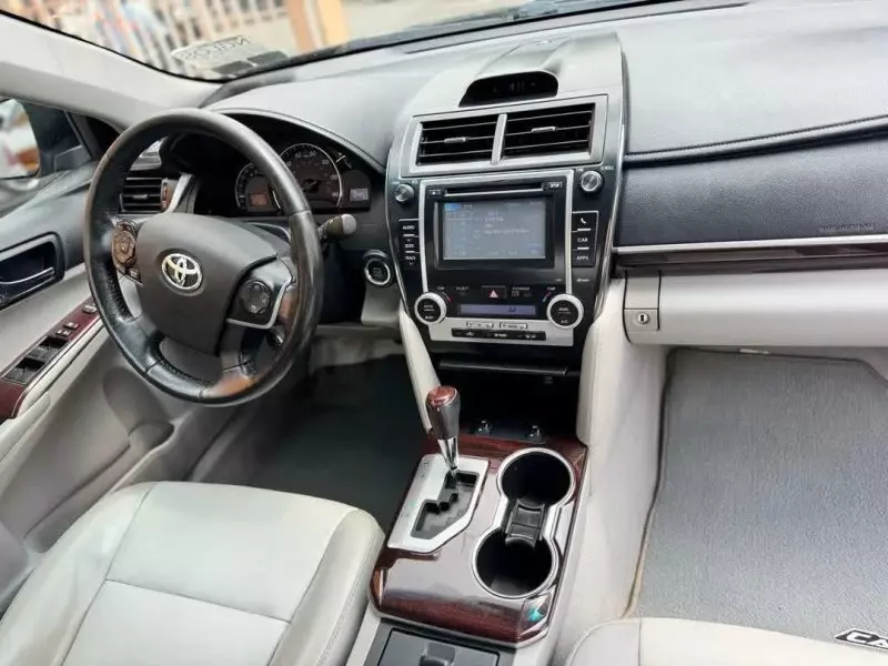 Toyota Camry   - 2012