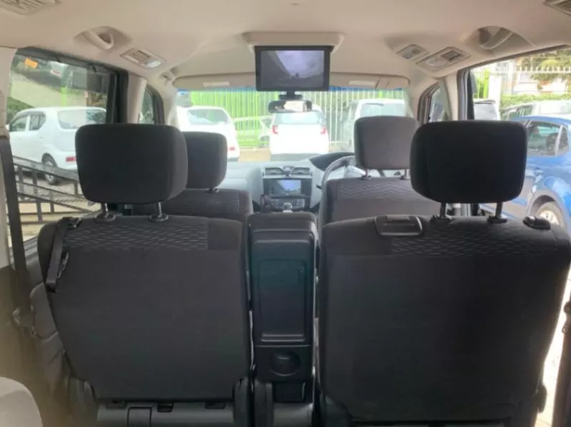Nissan Serena   - 2016