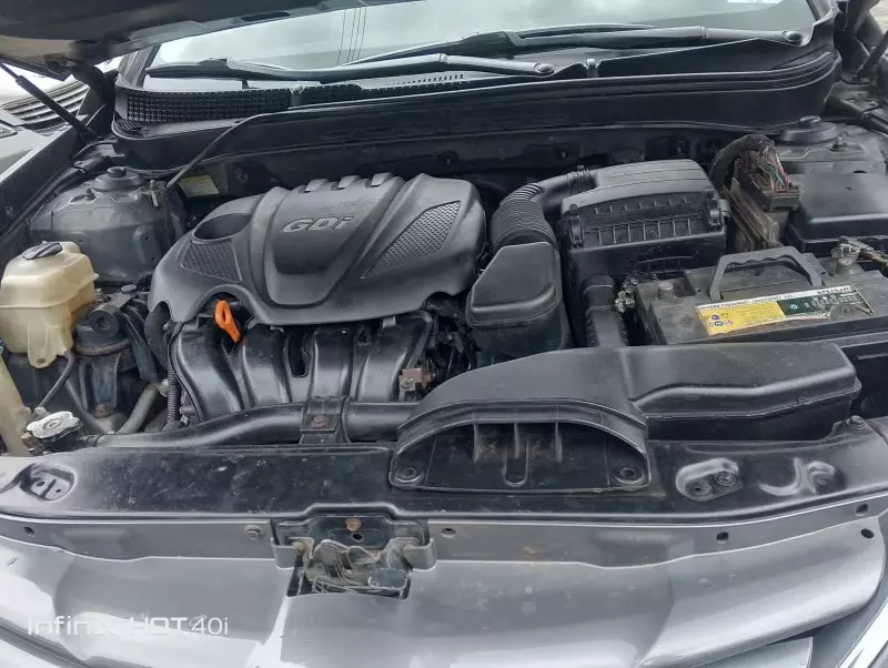 Hyundai Sonata   - 2011