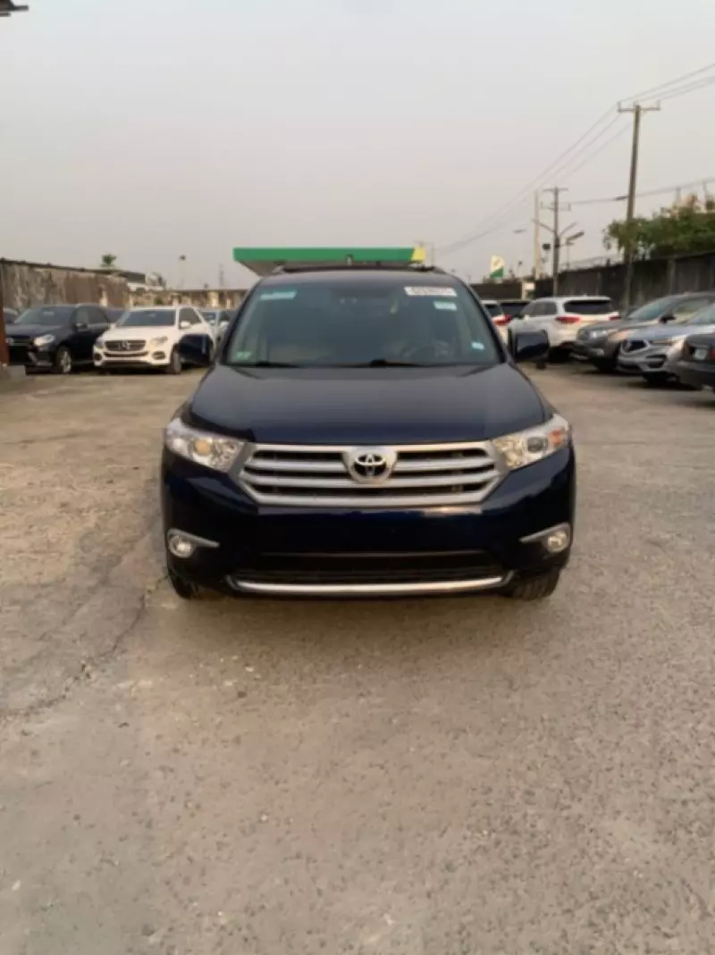 Toyota Highlander   - 2011