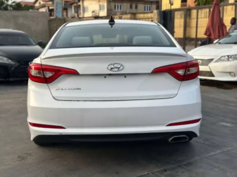 Hyundai Sonata   - 2016