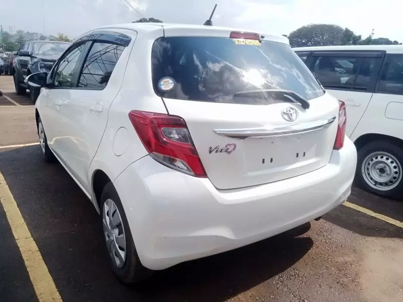 Toyota Vitz   - 2016