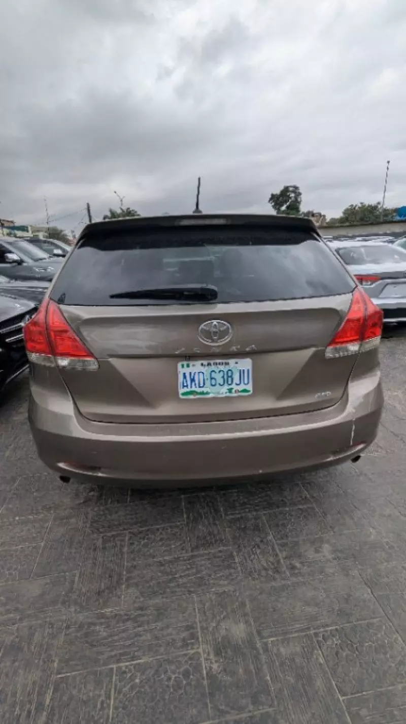 Toyota Venza   - 2010