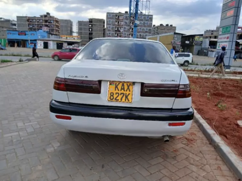 Toyota Premio    - 2002