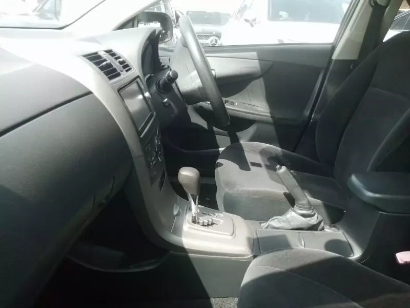 Toyota Fielder    - 2012