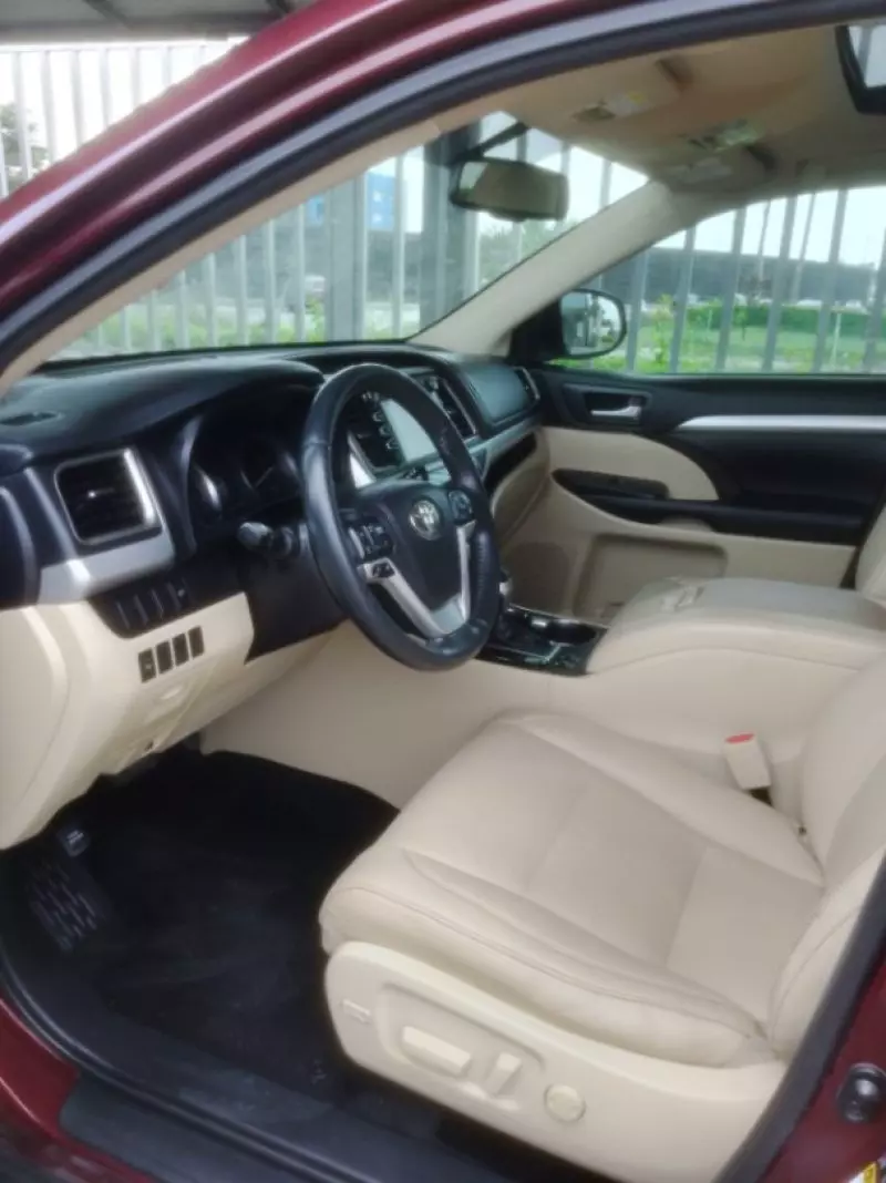 Toyota Highlander   - 2016