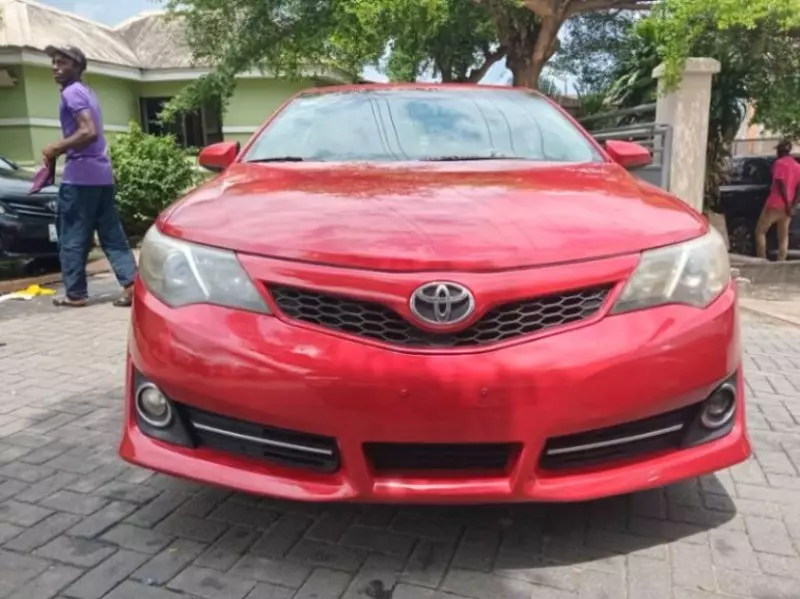 Toyota Camry   - 2013