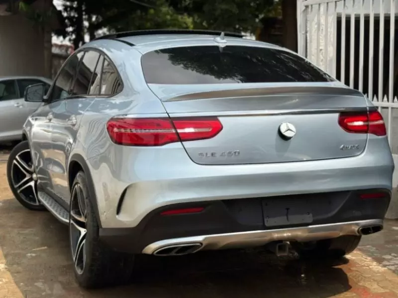 Mercedes-Benz GLE 450 - 2016