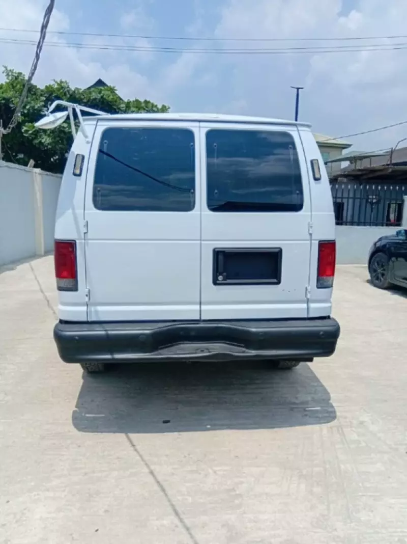 Ford Econoline   - 2014