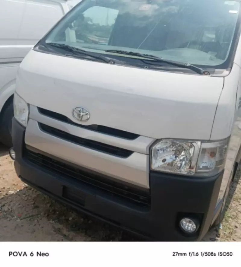 Toyota Hiace - 2013
