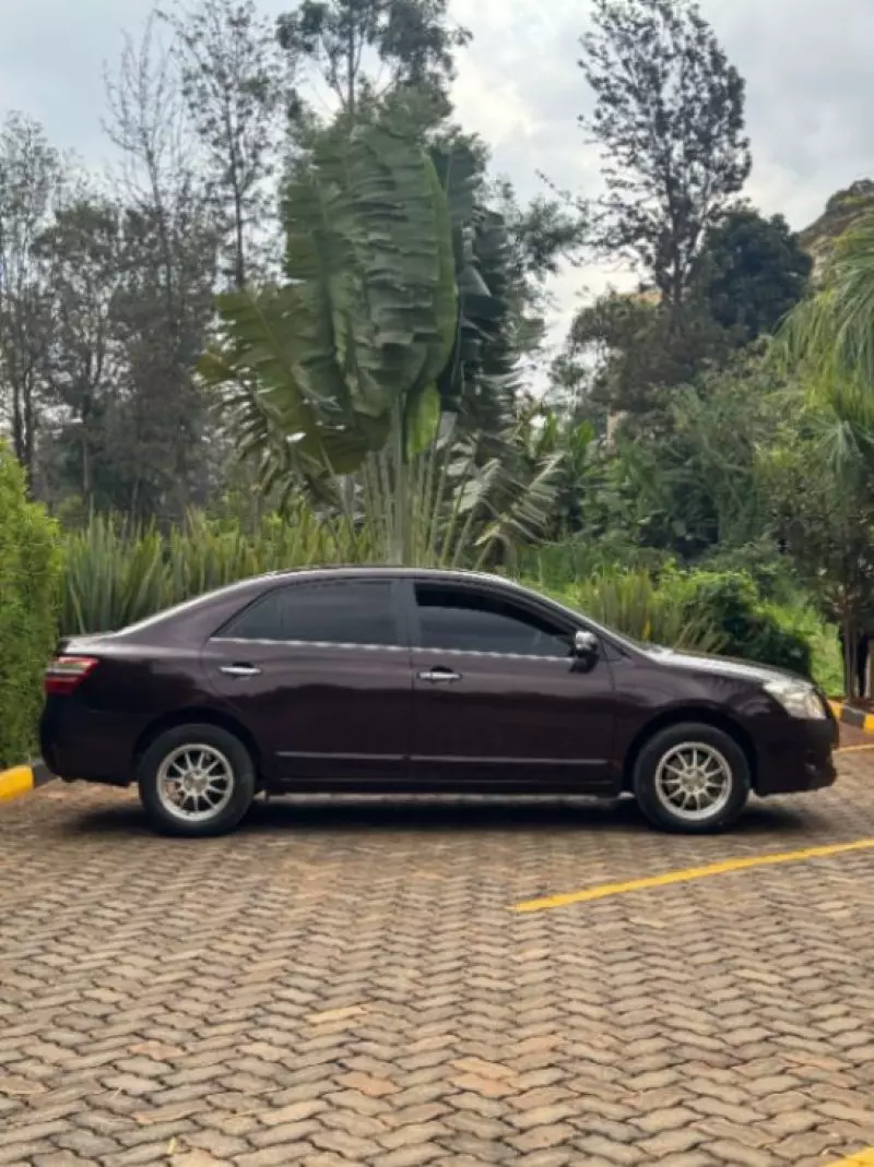 Toyota Premio    - 2015