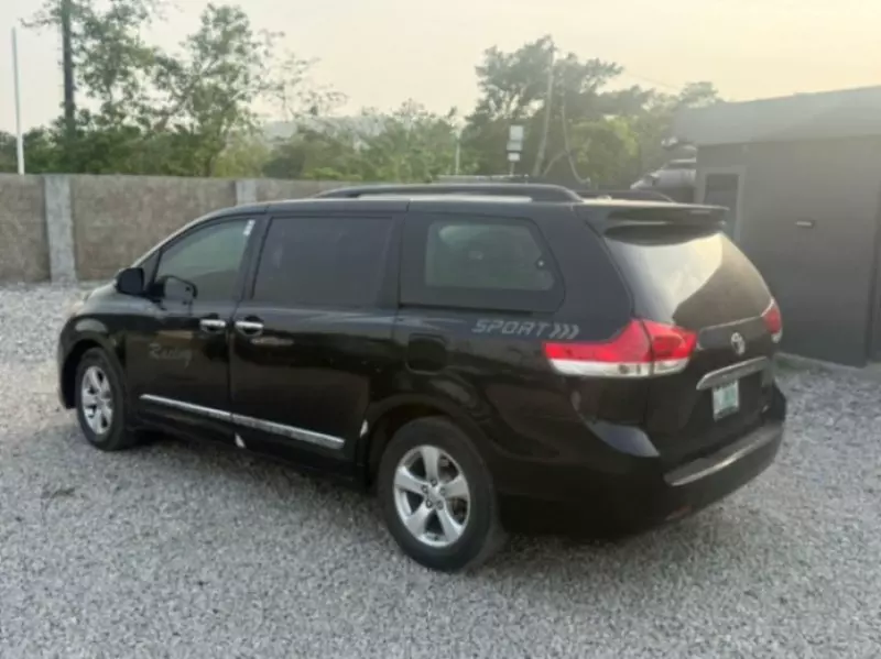 Toyota Sienna   - 2012