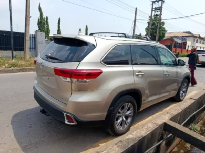 Toyota Highlander - 2014