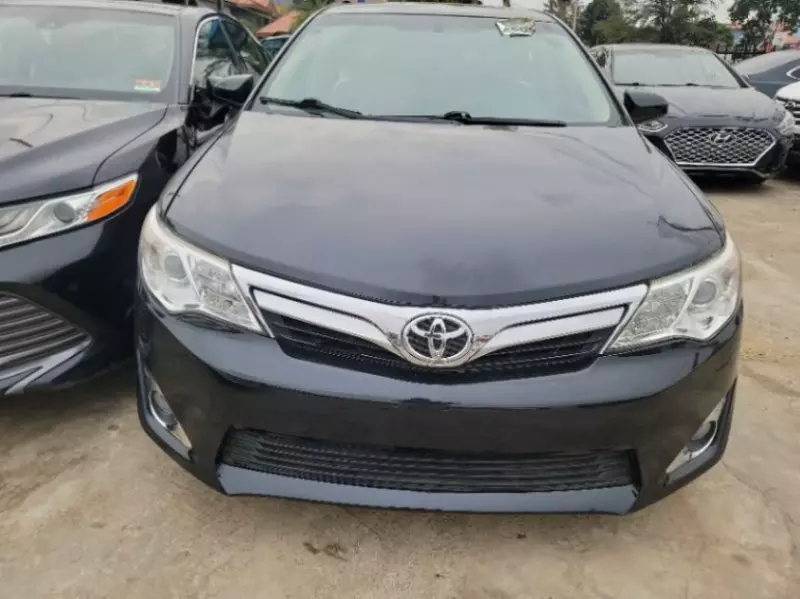 Toyota Camry - 2012