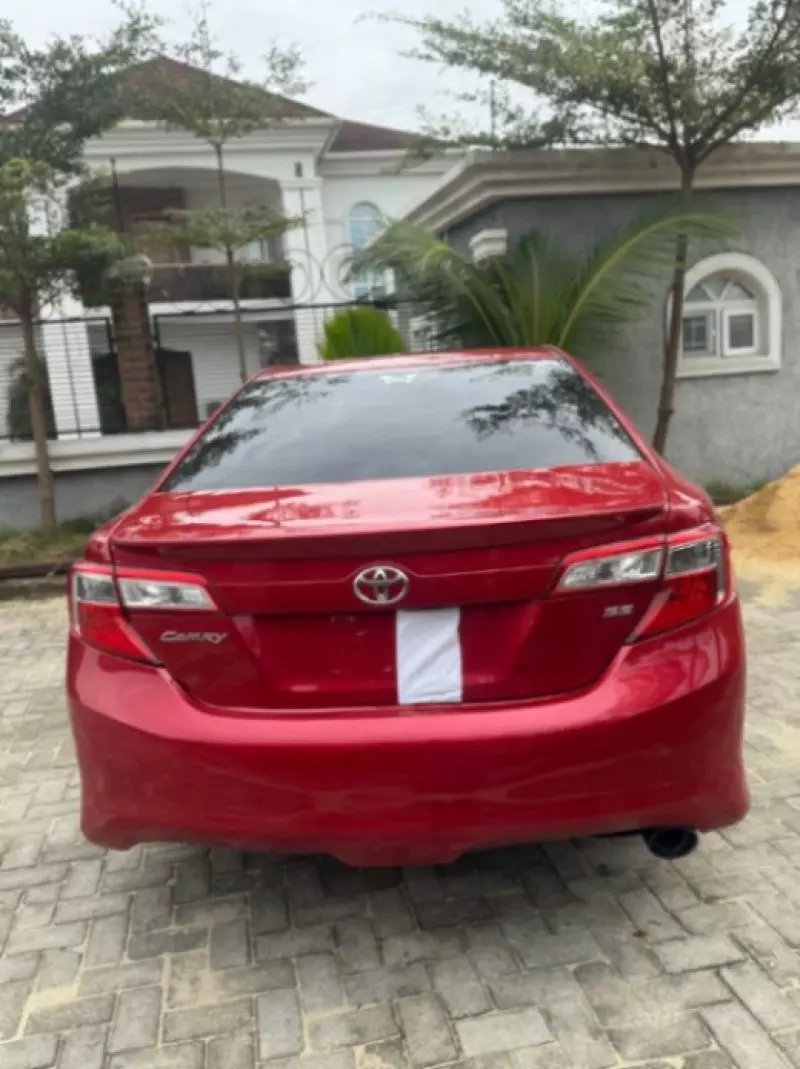 Toyota Camry   - 2013