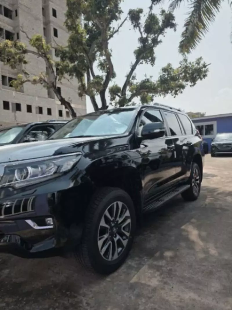 Toyota Landcruiser Prado   -