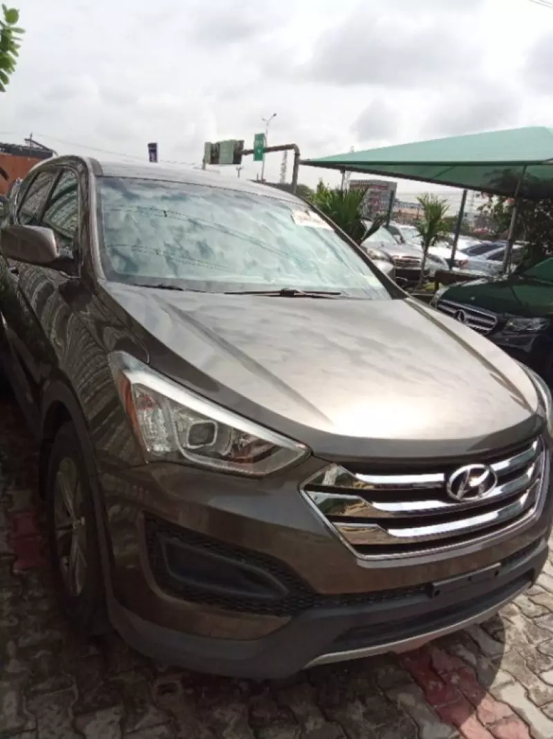 Hyundai Santa Fe   - 2013