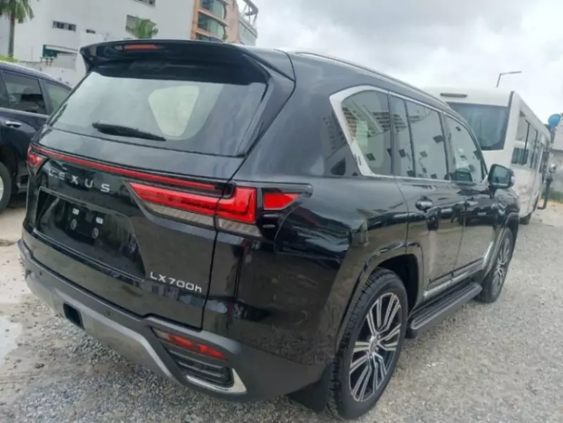 Lexus LX 600   - 2025