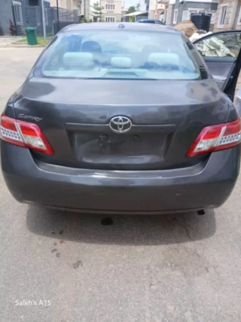 Toyota Camry   - 2011