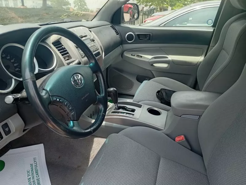 Toyota Tacoma   - 2009
