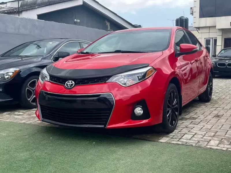 Toyota Corolla   - 2015