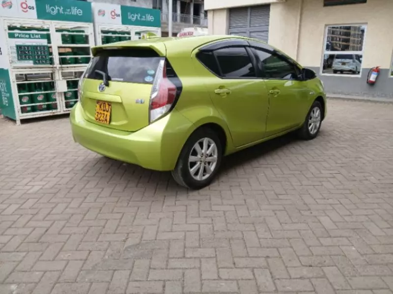 Toyota Aqua   - 2015