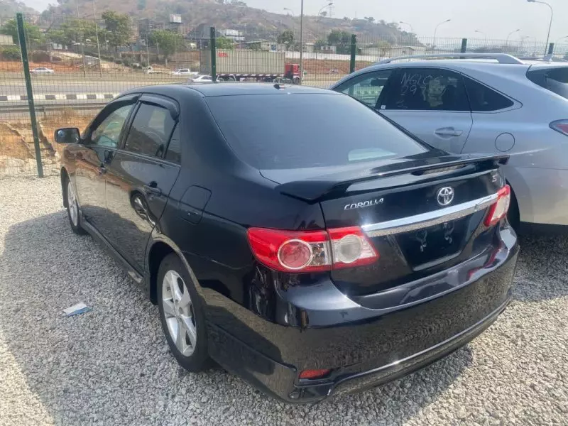 Toyota Corolla   - 2012